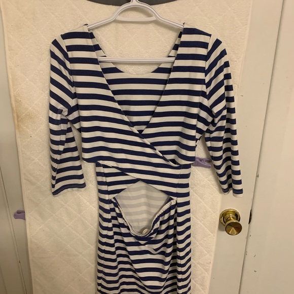 Billabong dress with cross/open back - Picture 3 of 3